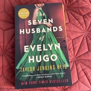 The Seven Husbands of Evelyn Hugo by Taylor Jenkins Reid Book Novel 7 Husbands